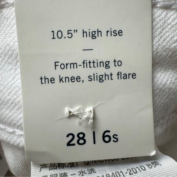 🆕Abercrombie & Fitch High Rise Ankle Flare Distressed Hem White Jeans Sz 28/6S - Picture 8 of 12